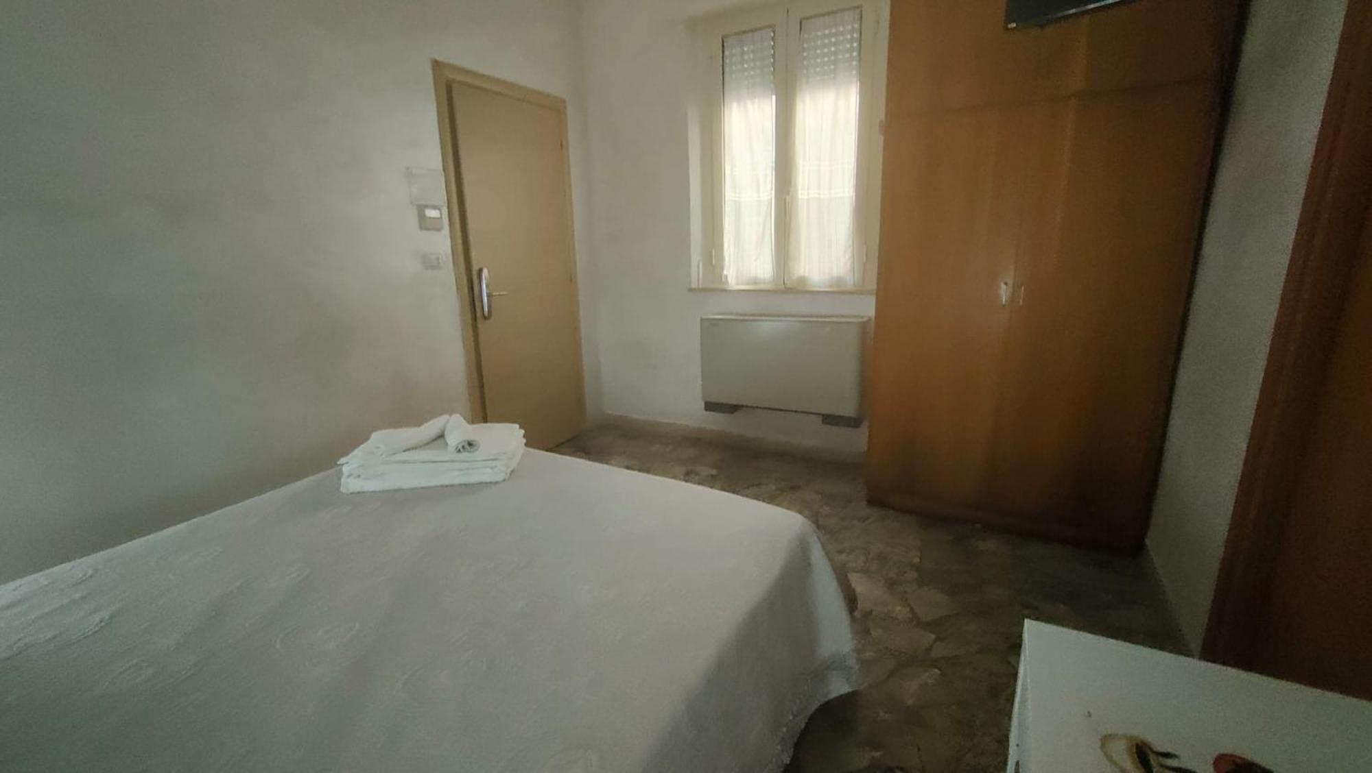 Hotel Eriale Rimini Bagian luar foto