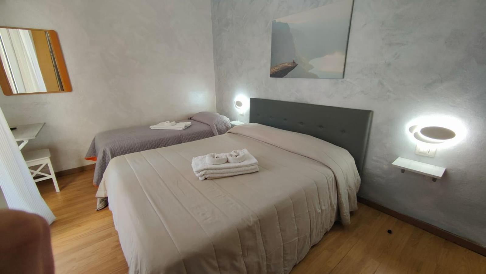 Hotel Eriale Rimini Bagian luar foto