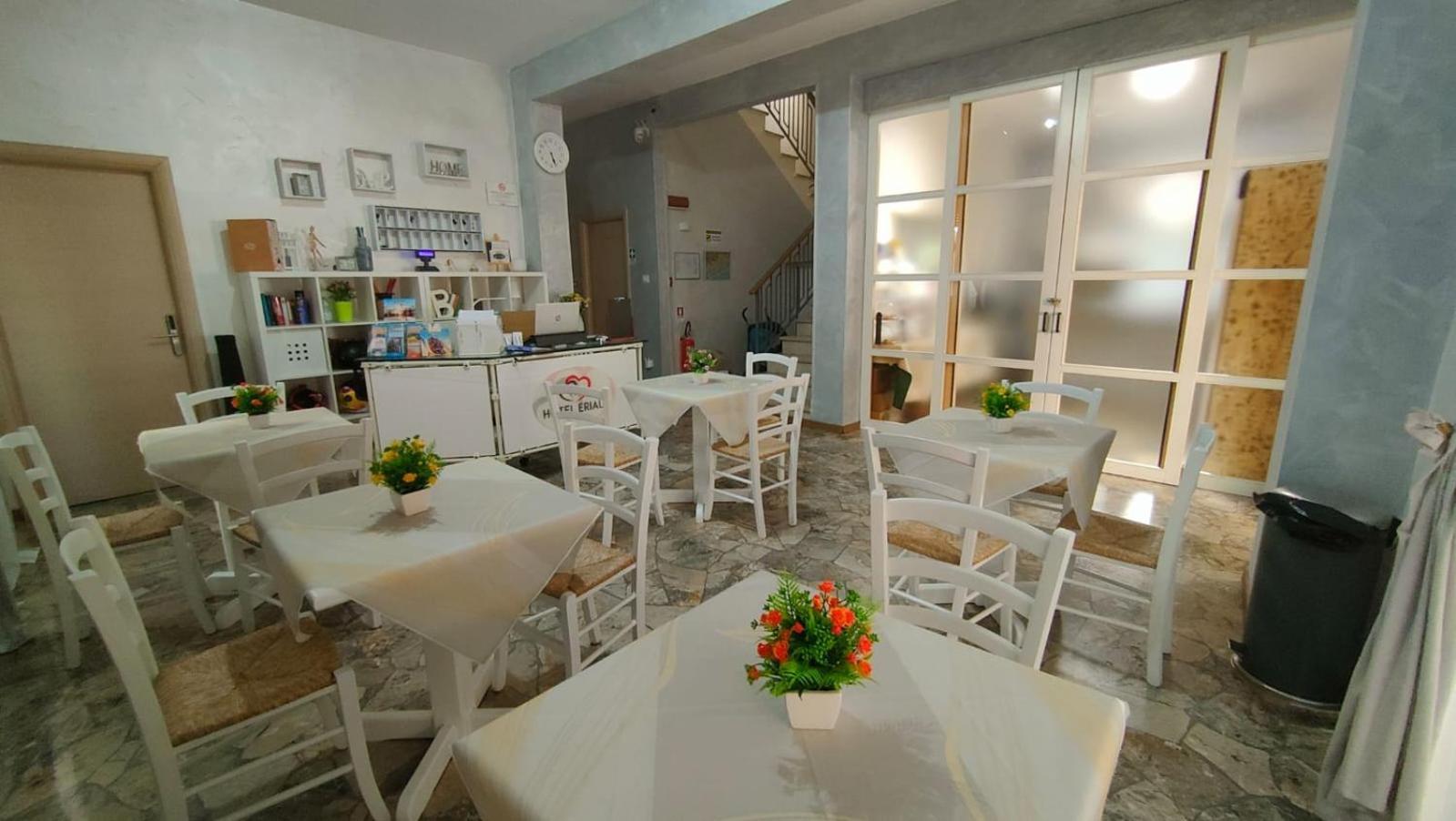 Hotel Eriale Rimini Bagian luar foto