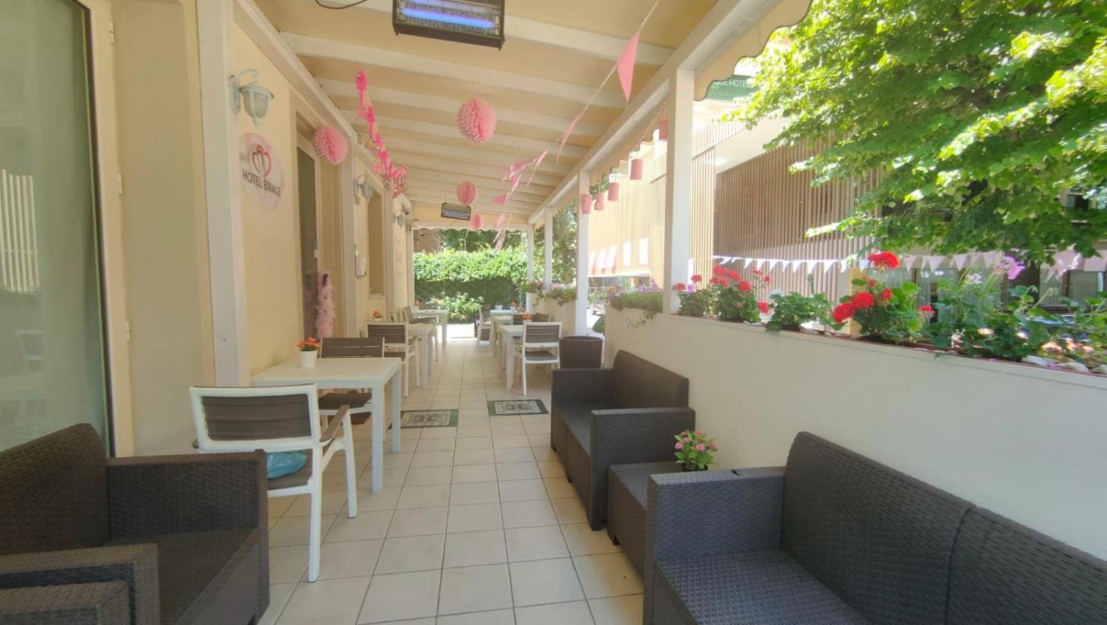 Hotel Eriale Rimini Bagian luar foto