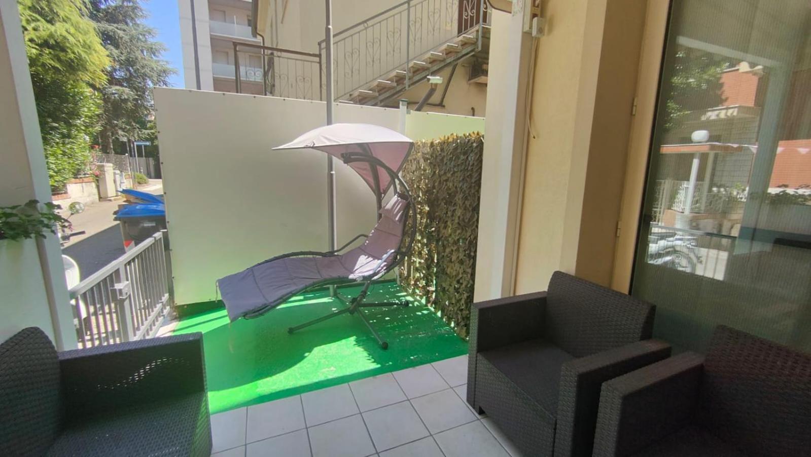 Hotel Eriale Rimini Bagian luar foto