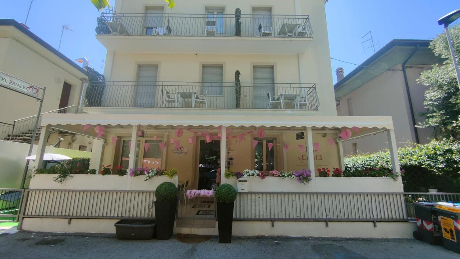Hotel Eriale Rimini Bagian luar foto