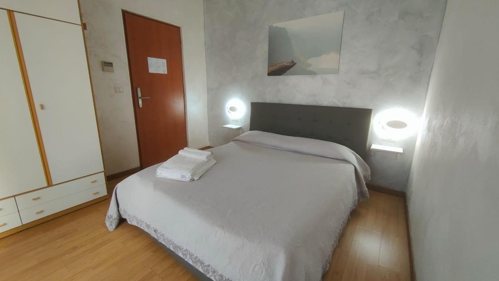 Hotel Eriale Rimini Bagian luar foto