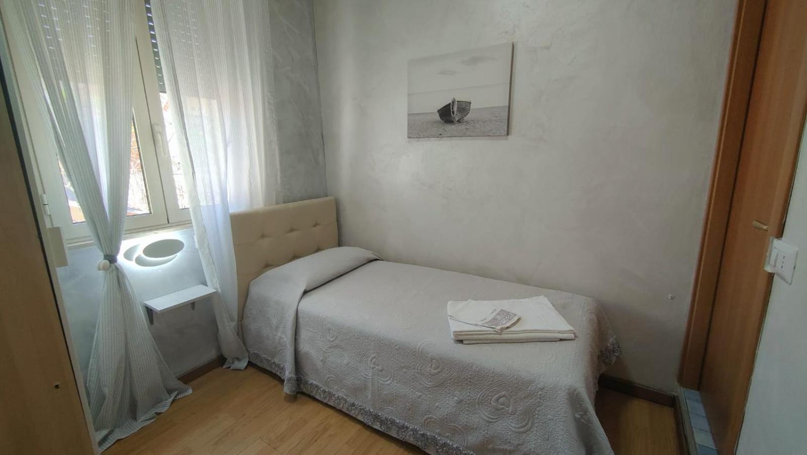 Hotel Eriale Rimini Bagian luar foto