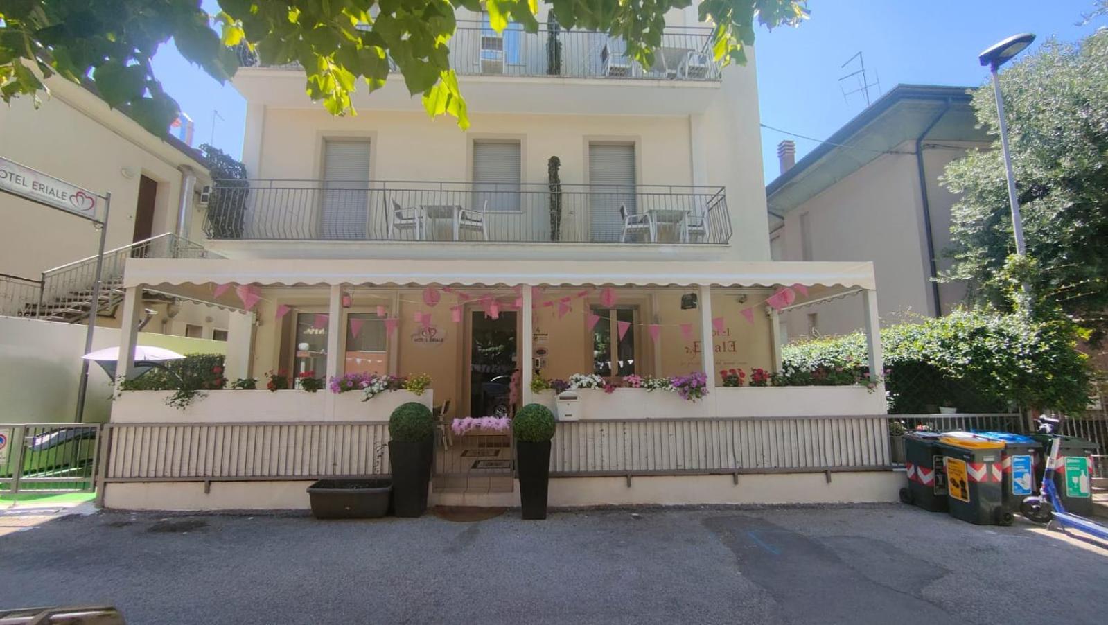 Hotel Eriale Rimini Bagian luar foto